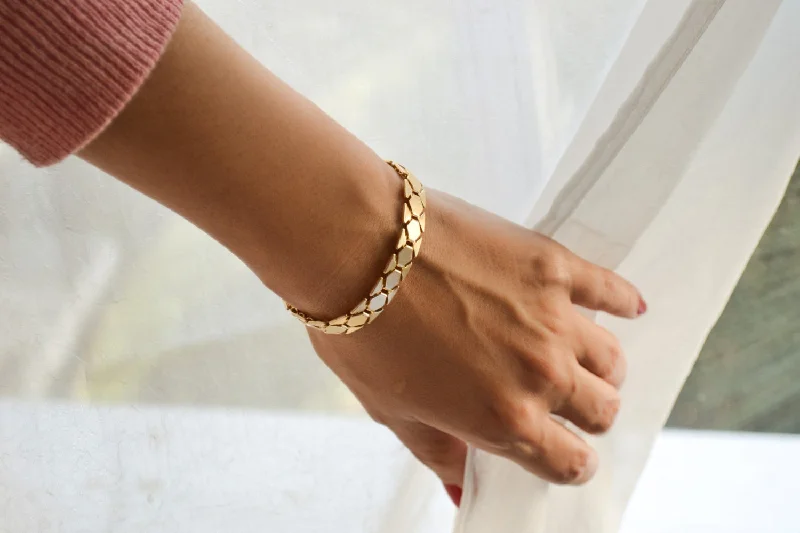 Gold chunky bracelet for women, gift wrapped