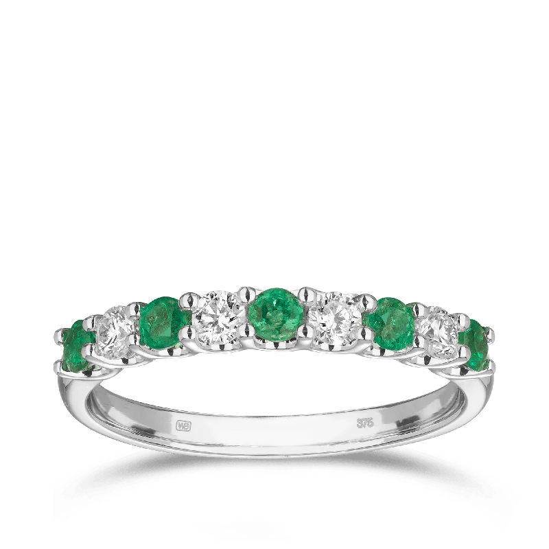 Emerald & Diamond Ring in 18ct White Gold