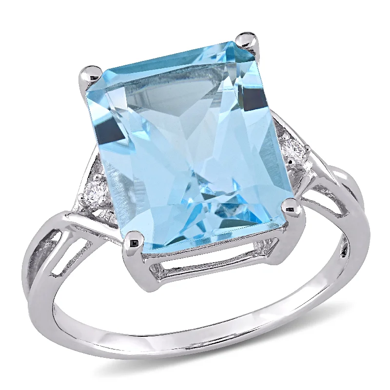 Miadora Sterling Silver 7 1/2ct TGW Octagon-cut Blue and White Topaz 3-stone Cocktail Ring