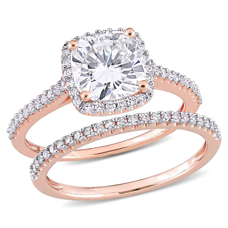 Mimi & Max 2ct DEW Cushion Created Moissanite and 1/3ct TW Diamond Bridal Ring Set in 14k Rose Gold