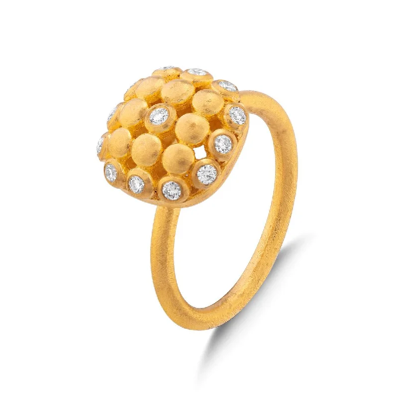 Dotted Lattice Ring with Diamond