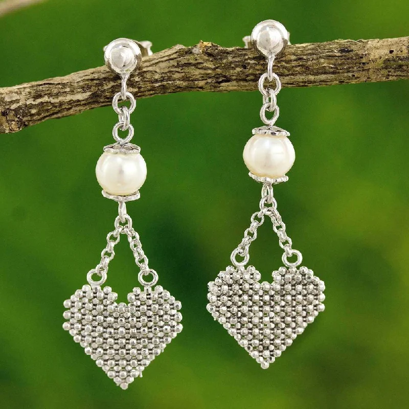 Handmade Sterling Silver 'Pure Heart' Pearl Earrings (6 mm) (Thailand) - 1.7L*0.6W